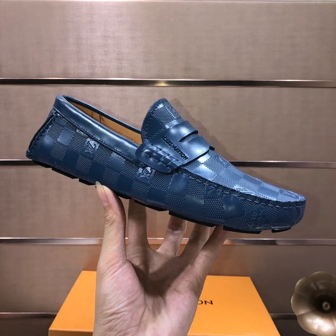 Men's men's shoes 💰420💰 [LV Doudou shoes] (water-dyed cowhide lining) new model is on the market, available on the official website. The new Doudou shoes are processed into single-color materials, and the uppers are made of imported cowhide material. The body of the shoe is fully hemmed with mark thread, and is lined with imported original cowhide leather. The elegant shoe shape is super suitable for all-matching, and the size is 38-44.